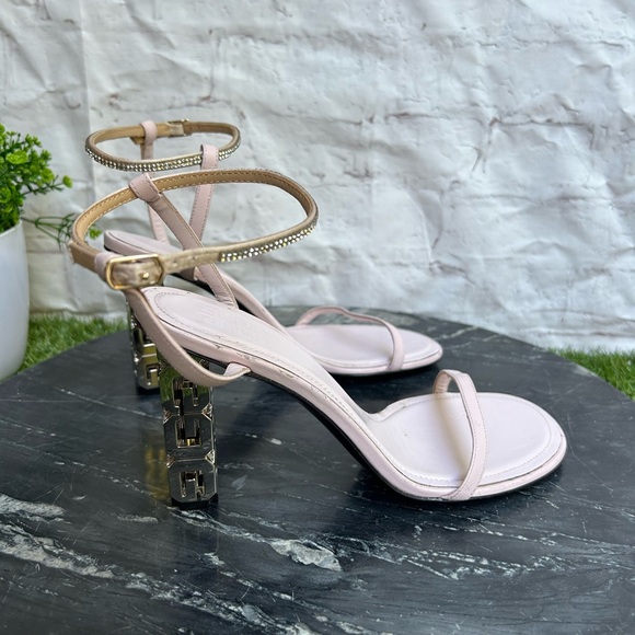 Givenchy Women G Cube heel Sandals in Leather Light pink/ lilac
Size 38 like new - Picture 9 of 16
